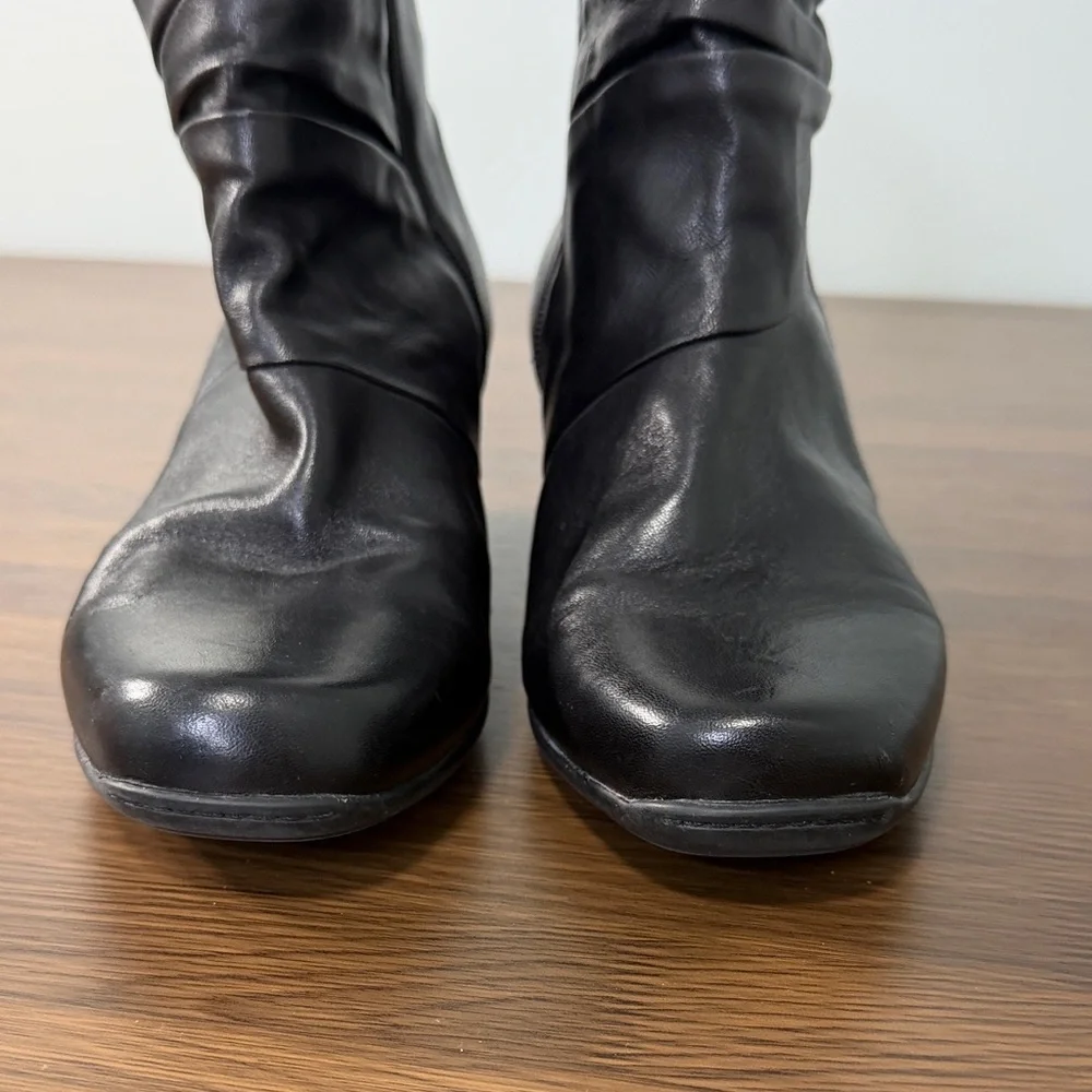 Clarks supple black